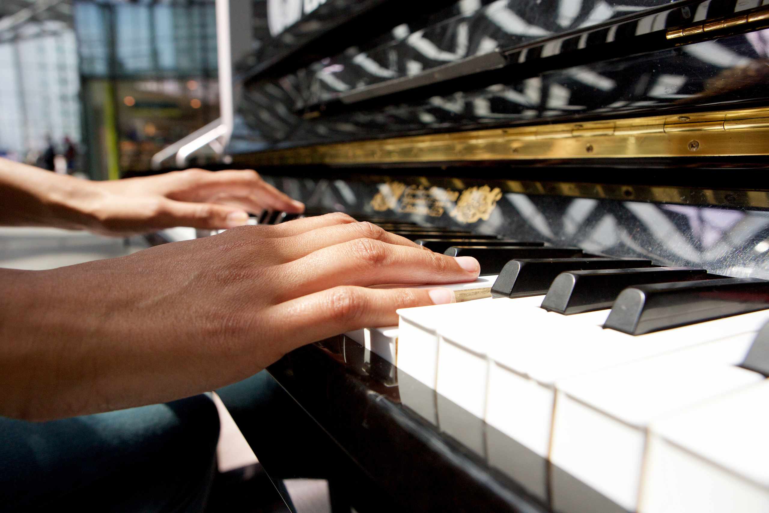How to Find Your First Notes on the Piano Keyboard